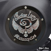 ECLATE I - PIECE N° 25 - COUVERCLE D EMBRAYAGE - OEM 25700971 - SOFTAIL 18UP AVEC CARTER NARROW PROFIL - INDIAN LARRY - INDIAN LARRY LOGO - ALU / NOIR MAT