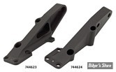 FOURCHES ÖHLINS 43MM : SUPPORT D'ETRIER DE FREIN BREMBO P4 30/34C - POUR DISQUE DE FREIN DE 300 MM - COTÉ GUACHE - ANODISÉ NOIR